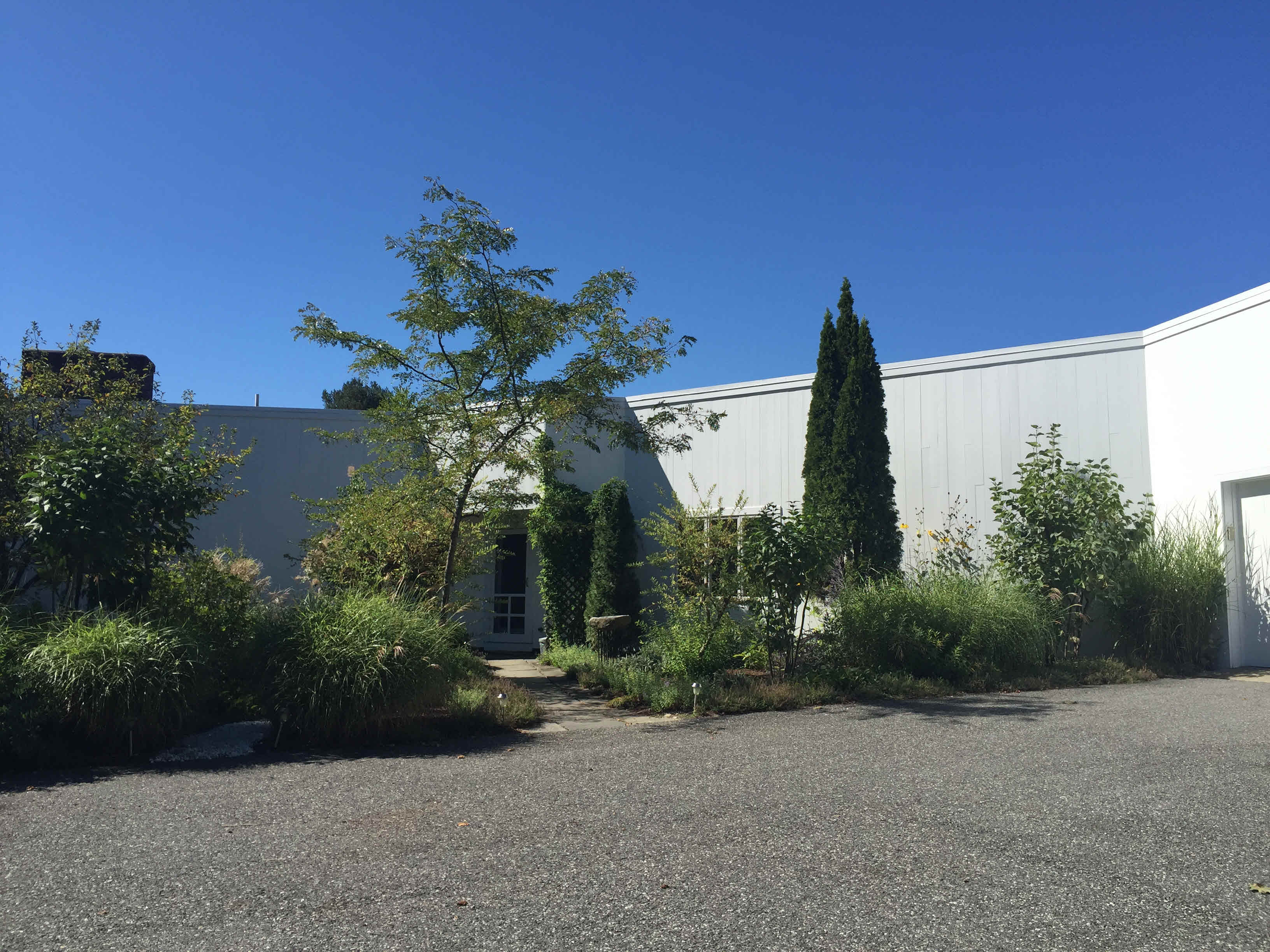 Building photograph for 136 INTERLAKEN ROAD